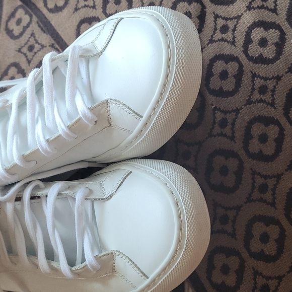 Woman by Common Projects. - Picture 5 of 8